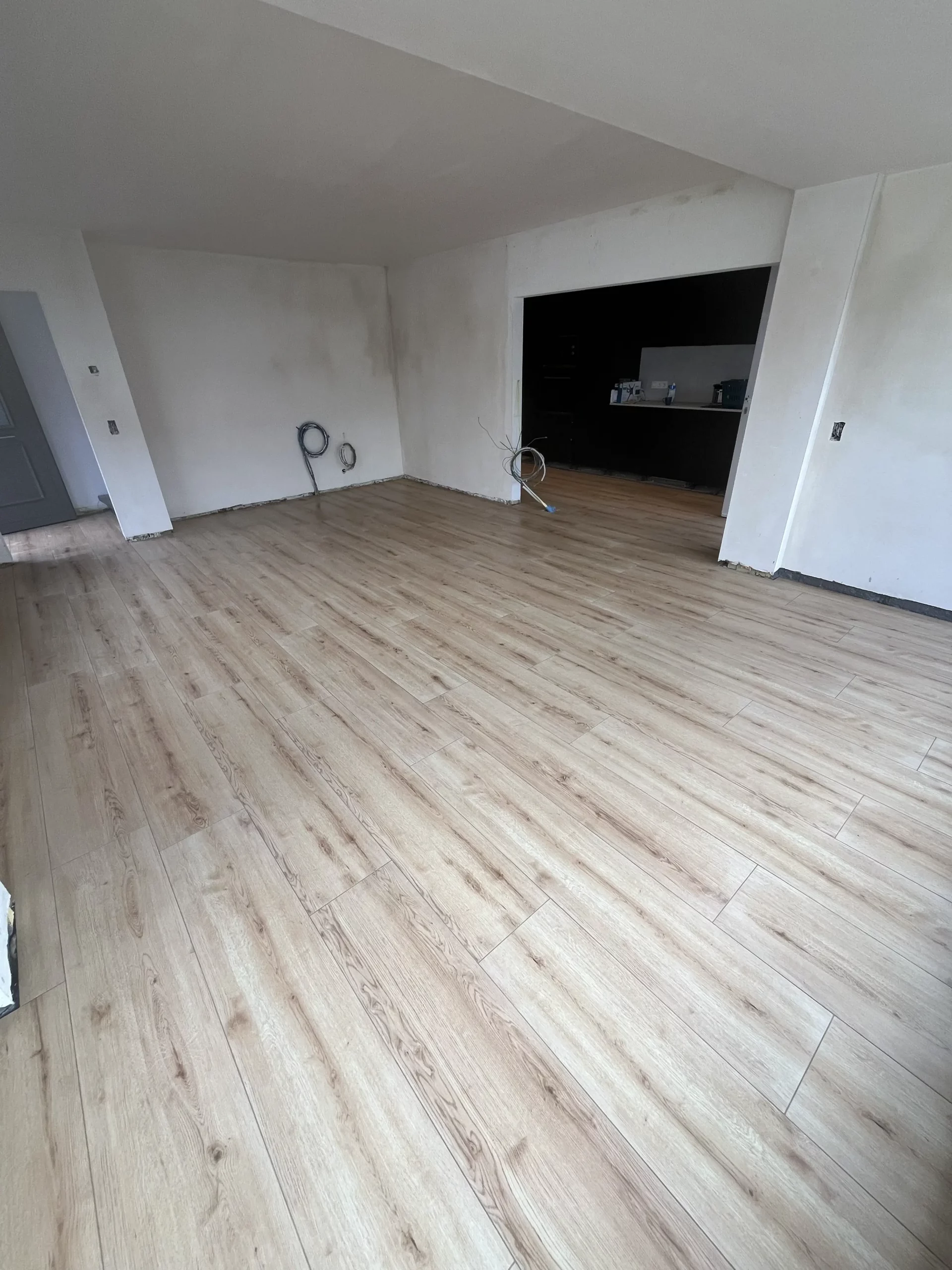 Houtlook keramiek voor een warme woonvloer